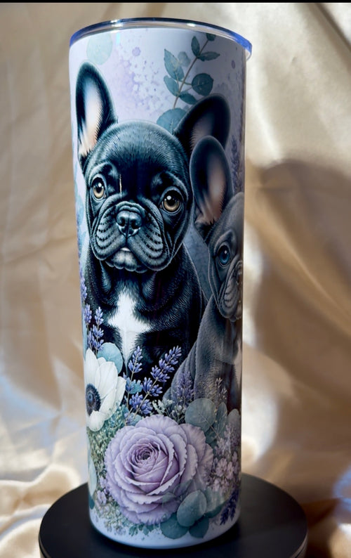 Bulldoggen Tumbler mit Blumenmotiv
